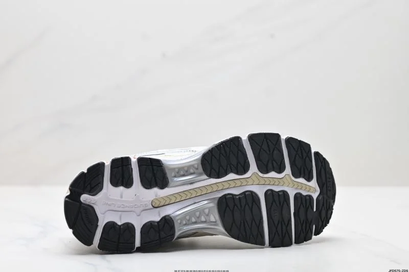 Asics Shoes Sporty 3726