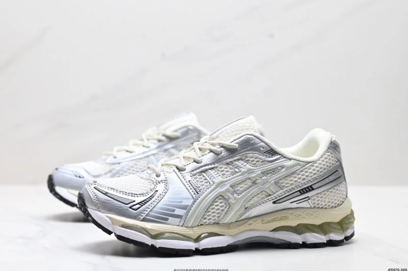 Asics Shoes Refined 3706