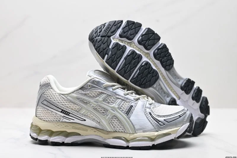 Asics Shoes Refined 3706