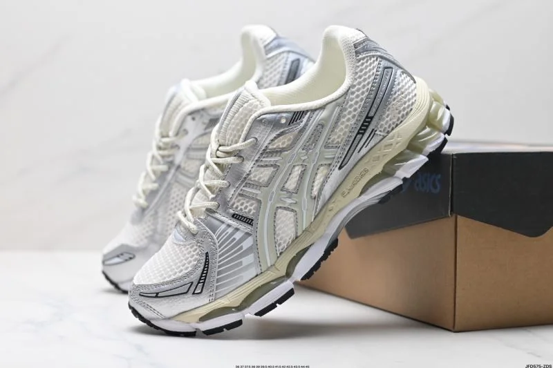 Asics Shoes Refined 3706