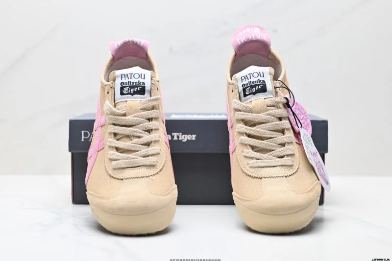 Snug Asics Shoes 3707