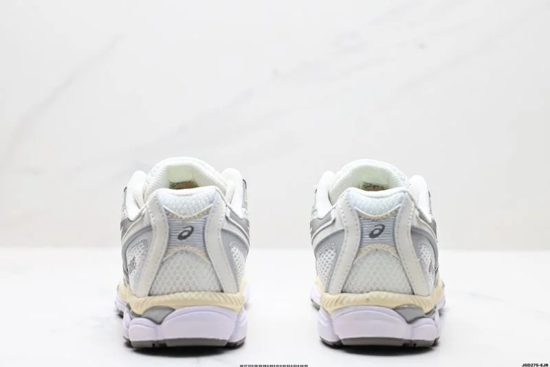 Asics Shoes Sleek 3687