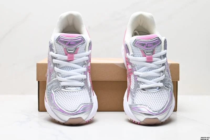 Fashionable Asics Shoes 3681