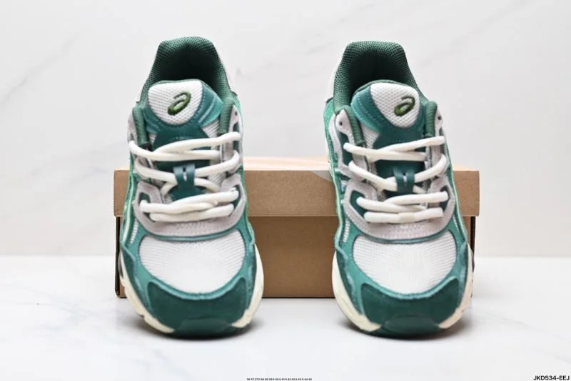Asics Shoes Neat 3658