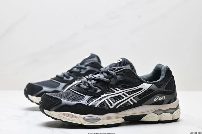 WellDesigned Asics Shoes 3601