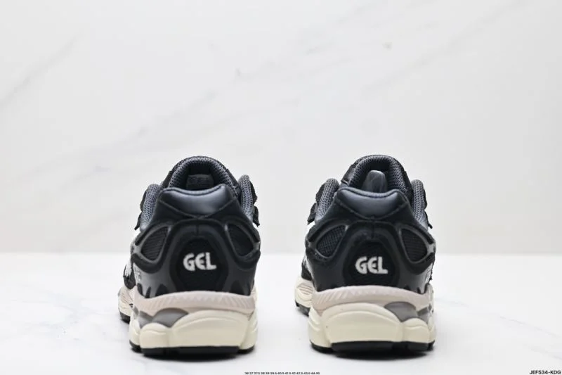 WellDesigned Asics Shoes 3601