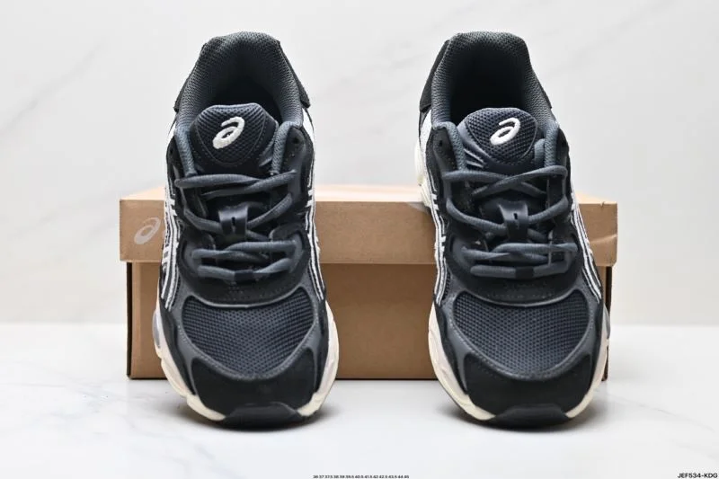 WellDesigned Asics Shoes 3601