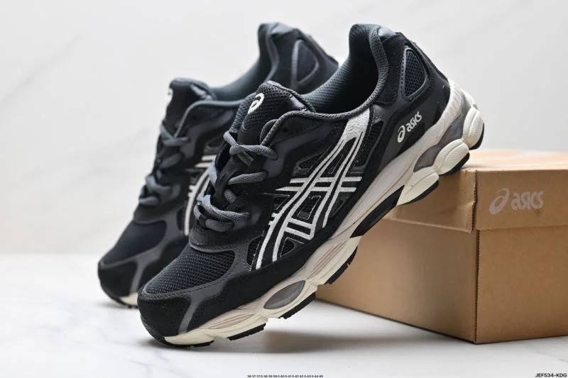WellDesigned Asics Shoes 3601