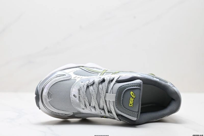 Compact Asics Shoes 2803