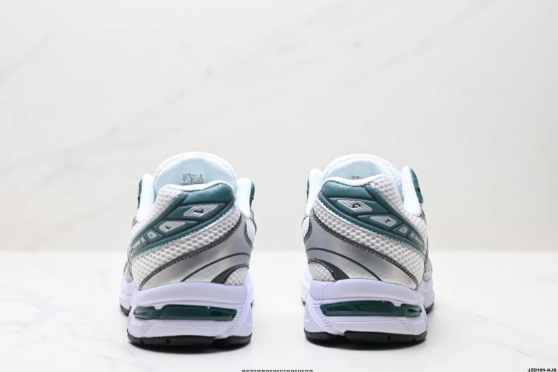 Trendy Asics Shoes 2874