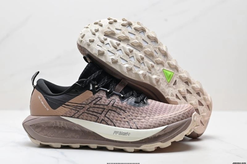 Functional Asics Shoes 2724