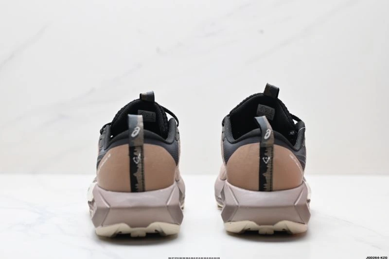 Functional Asics Shoes 2724