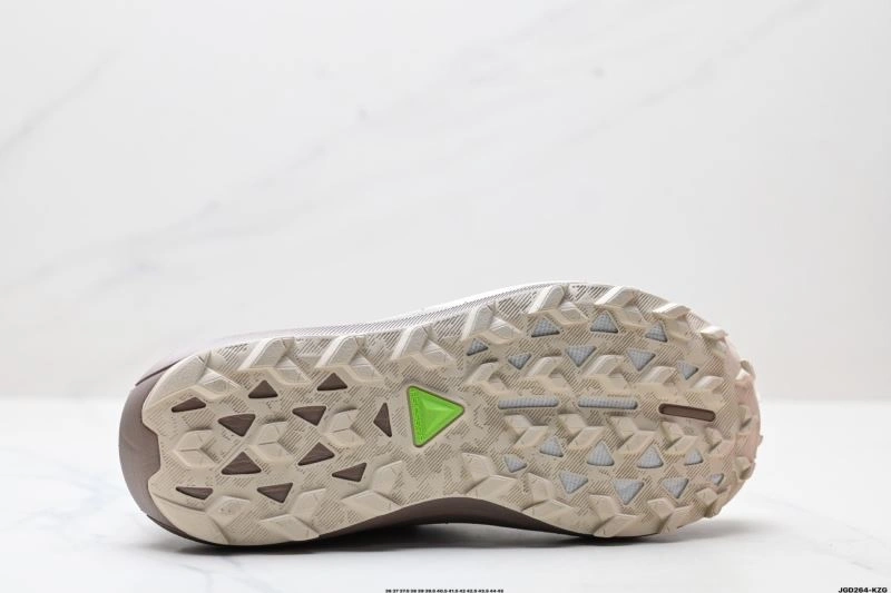 Functional Asics Shoes 2724