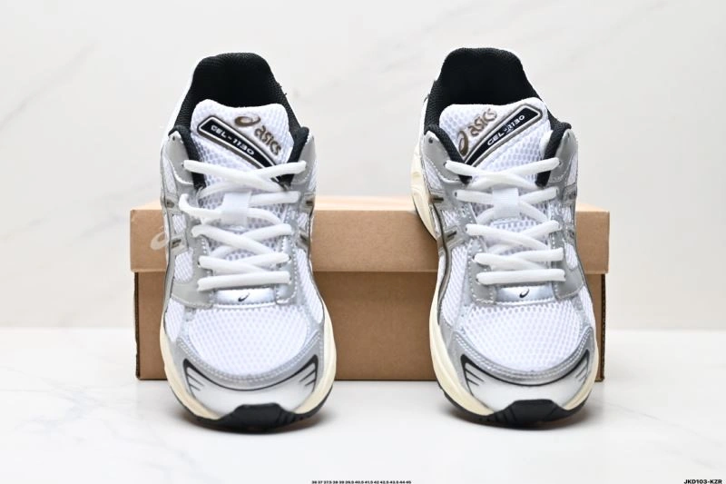 Asics Shoes Snug 2716