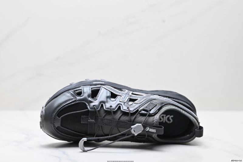 Asics Shoes UrbanChic 2677