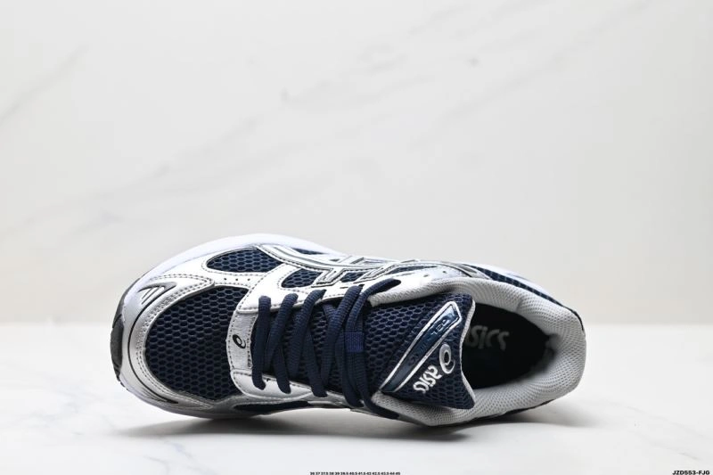 Functional Asics Shoes 2657