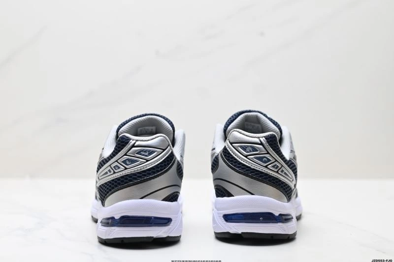 Functional Asics Shoes 2657