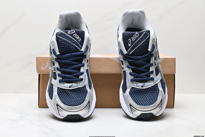 Functional Asics Shoes 2657