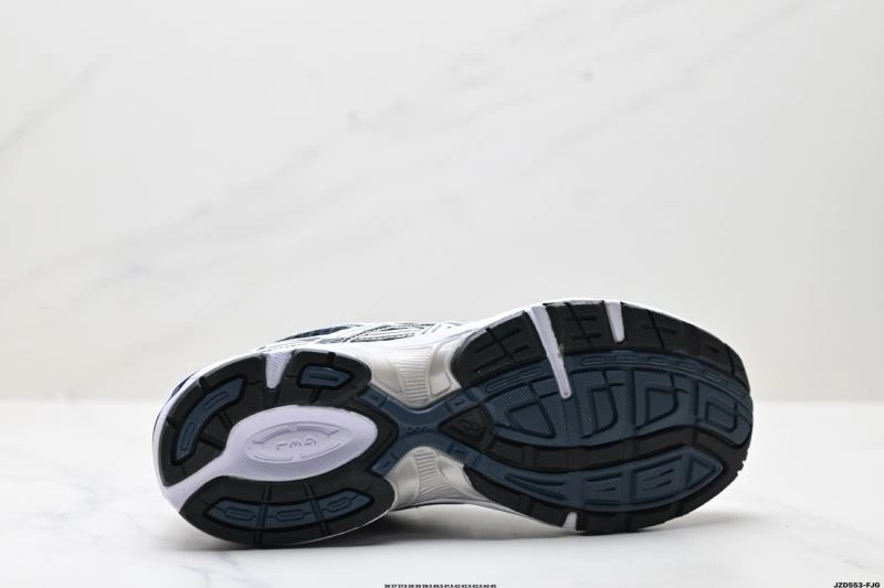 Functional Asics Shoes 2657