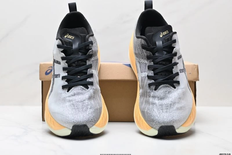 Seasonal Asics Shoes 2632