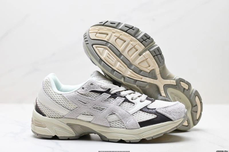 Asics Shoes WellDesigned 2627