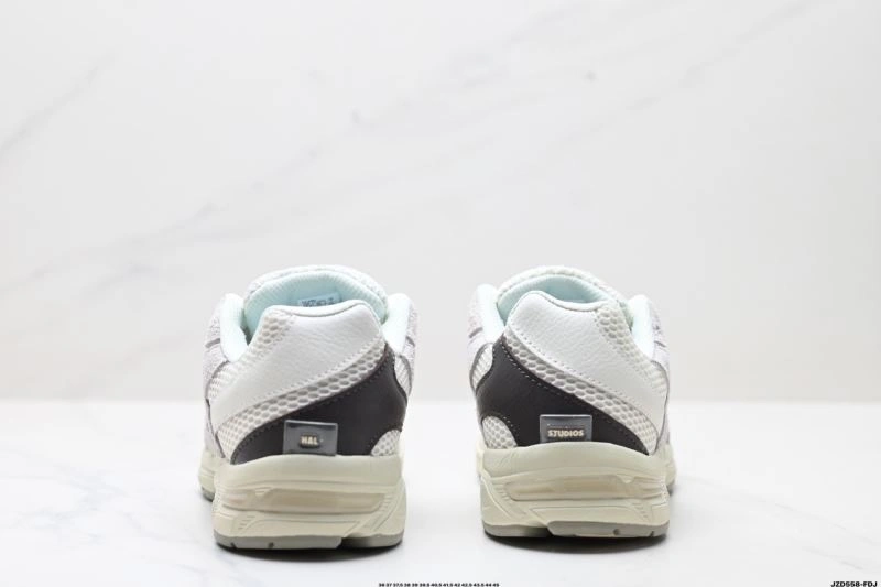 Asics Shoes WellDesigned 2627