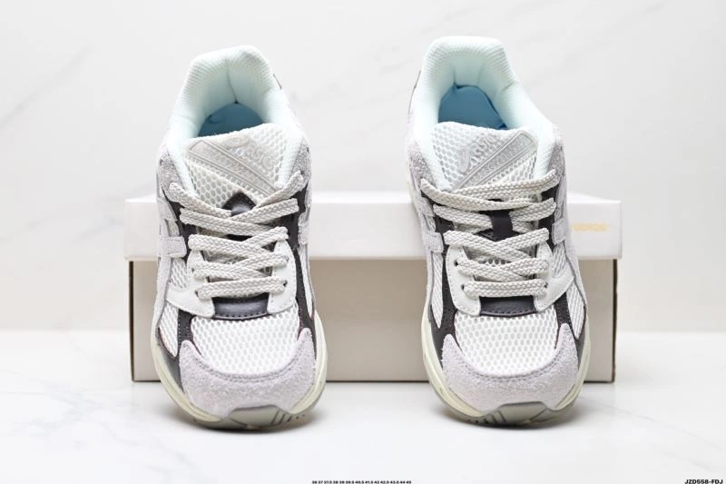 Asics Shoes WellDesigned 2627