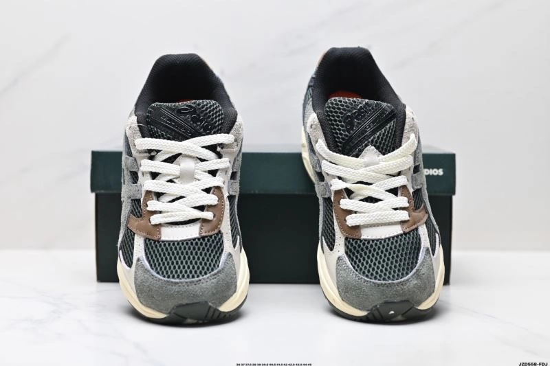 Unisex Asics Shoes 2637