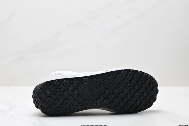 Snug Asics Shoes 2584