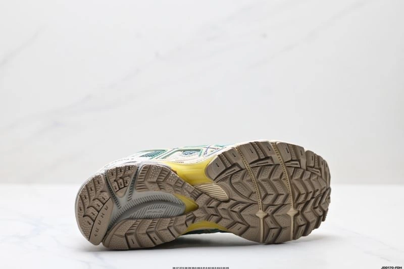 Asics Shoes RelaxedFit 2556