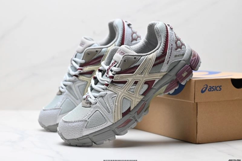 Neat Asics Shoes 2567