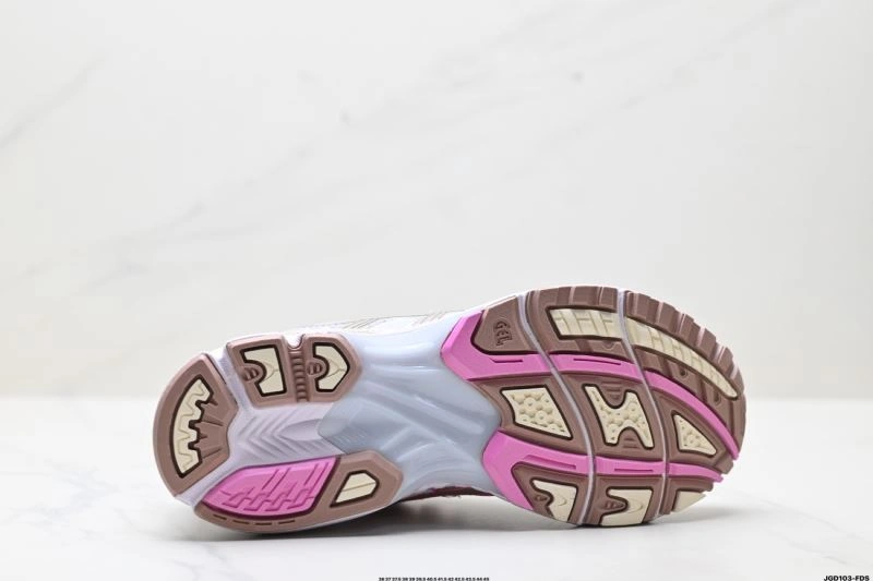 Thermal Asics Shoes 2680