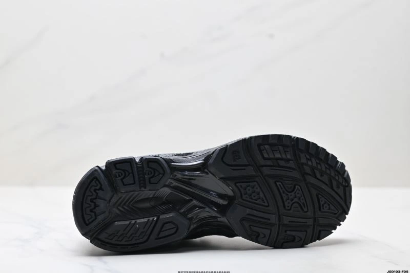 OdorResistant Asics Shoes 2547