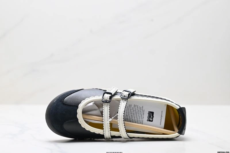 Asics Shoes Flexible 2536