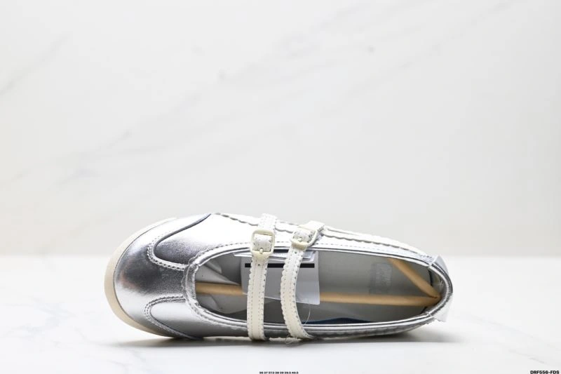 Trendsetting Asics Shoes 2544