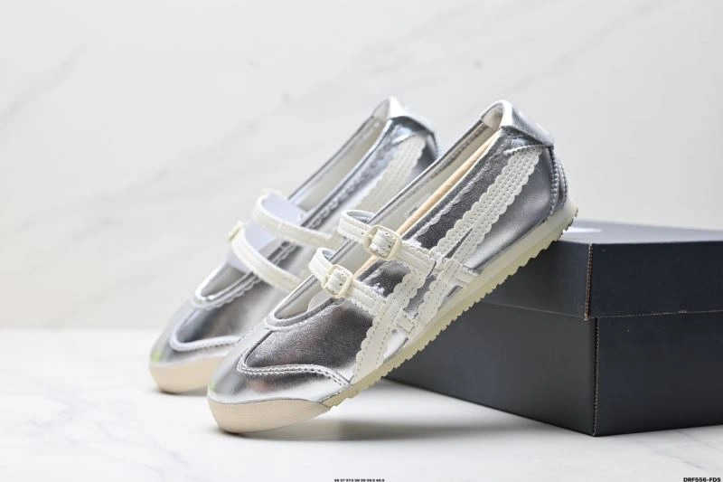 Trendsetting Asics Shoes 2544