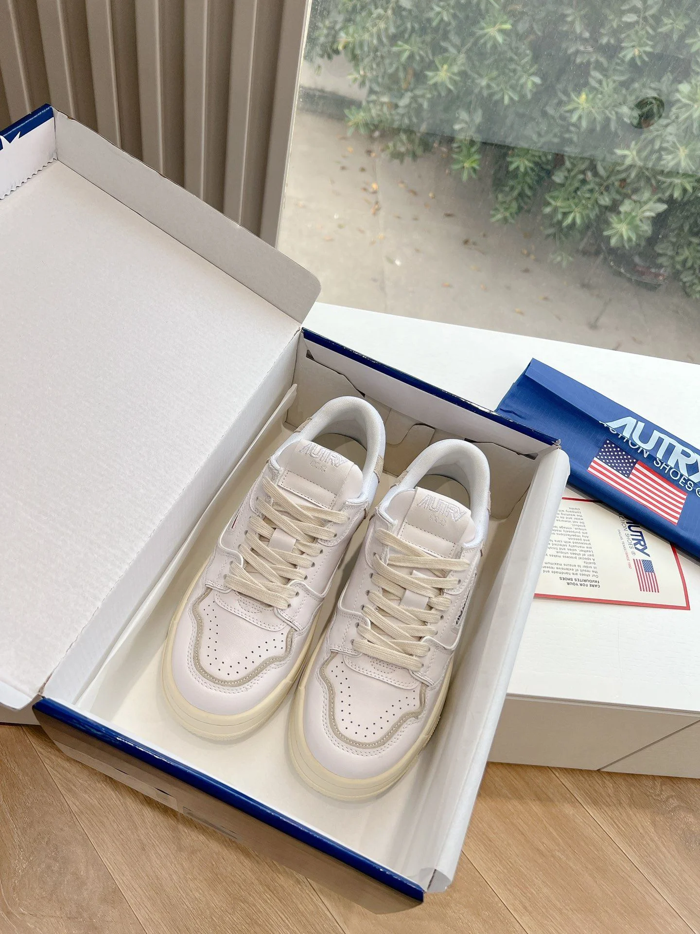 Cozy Autry Shoes 8365