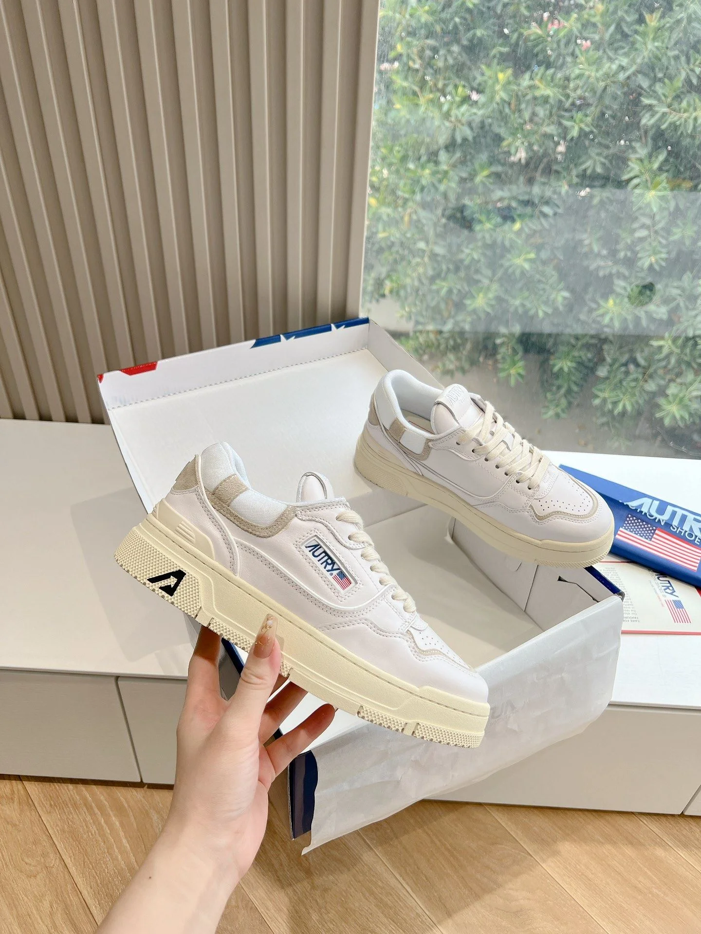 Cozy Autry Shoes 8365