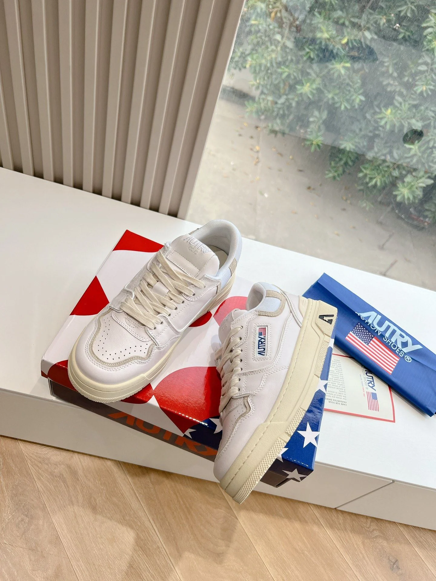 Cozy Autry Shoes 8365