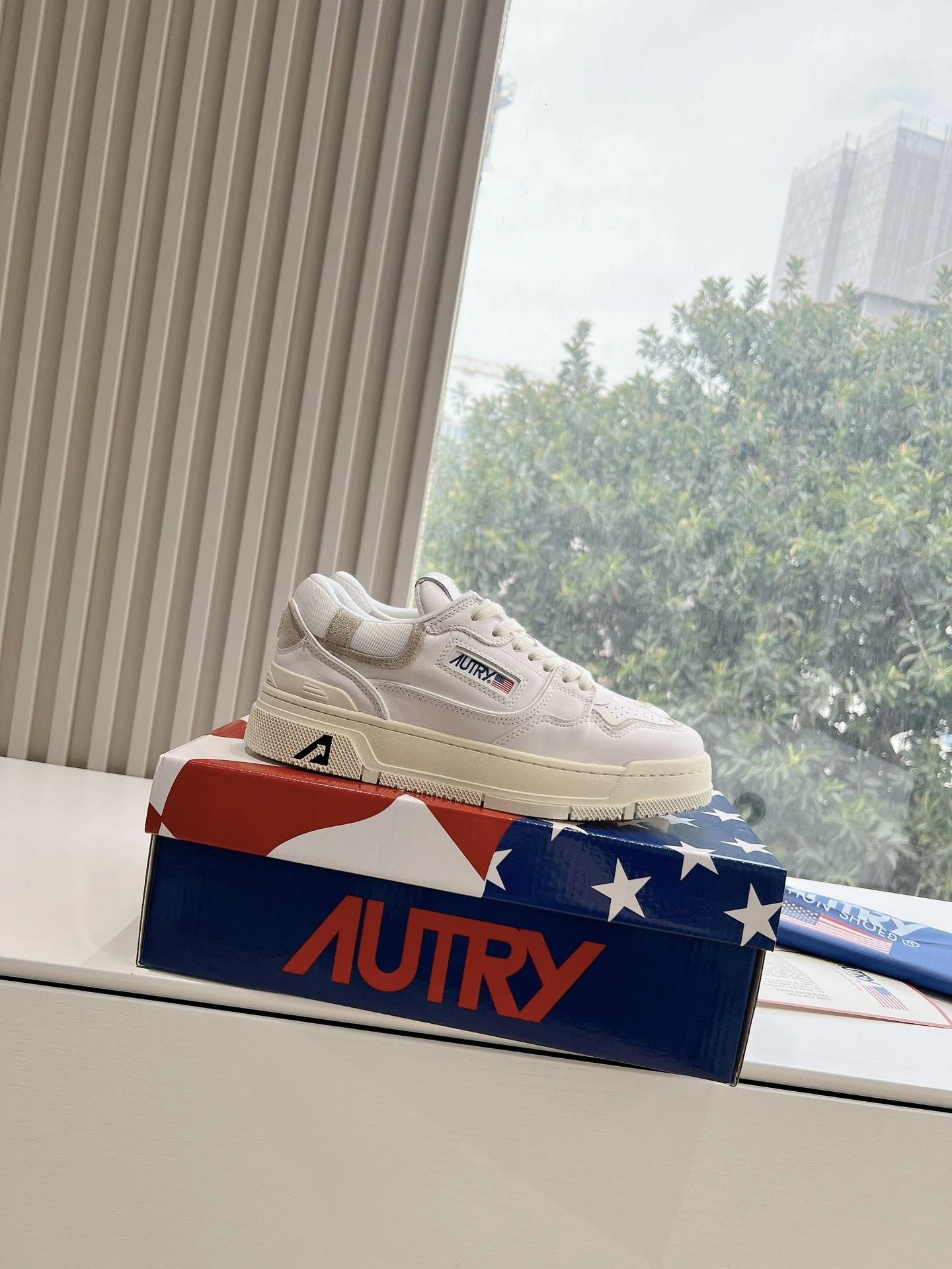 Cozy Autry Shoes 8365