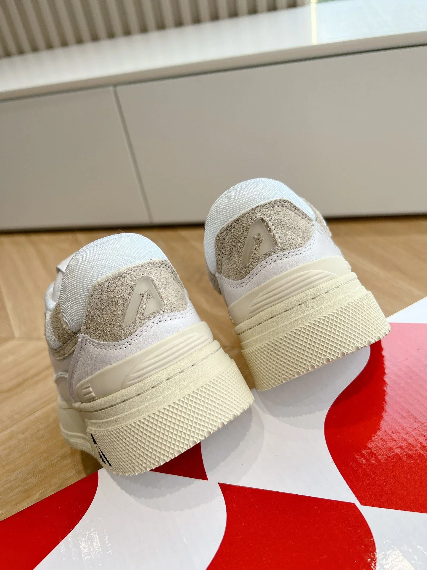 Cozy Autry Shoes 8365