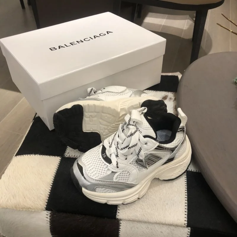 BALENCIAGA SHOES TravelReady 30320