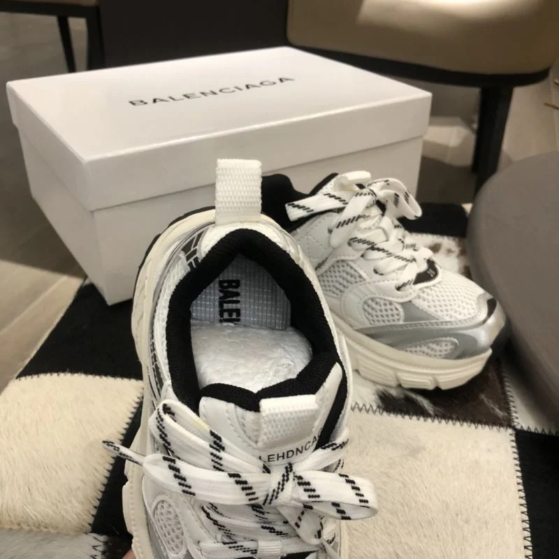 BALENCIAGA SHOES TravelReady 30320