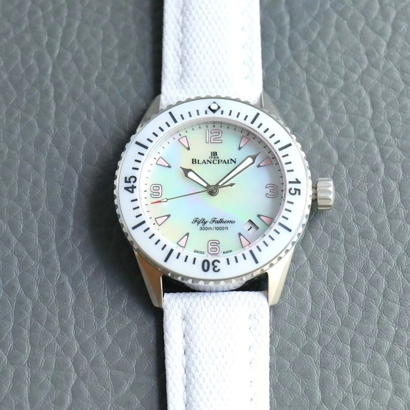 Minimalist BLANCPAIN Watches 177355