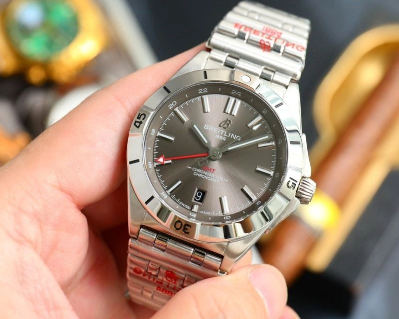 Sporty BREITLING Watches 178009
