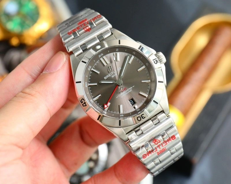Sporty BREITLING Watches 178009