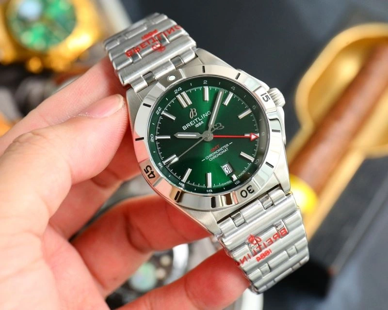 Sporty BREITLING Watches 178009