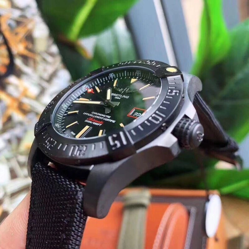 Sleek BREITLING Watches 177856
