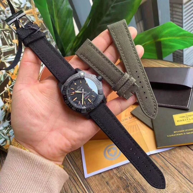 Sleek BREITLING Watches 177856