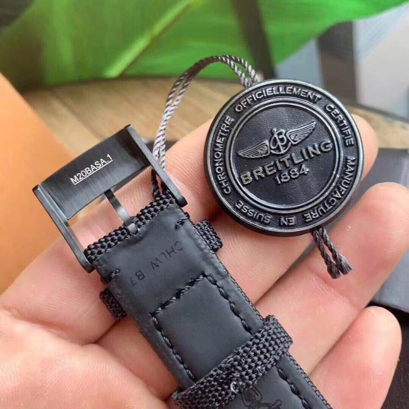 Sleek BREITLING Watches 177856